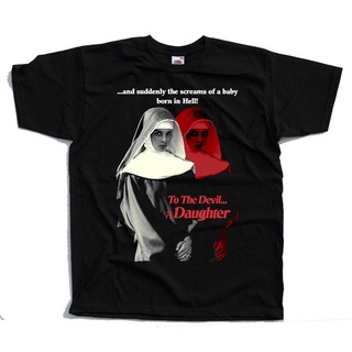 ใหม่ เสื้อยืดลําลอง แขนสั้น พิมพ์ลายโปสเตอร์ภาพยนตร์ To The Devil A Daughter V2 1976 ของขวัญคริสต์มาส สําหรับผู้ชายSize