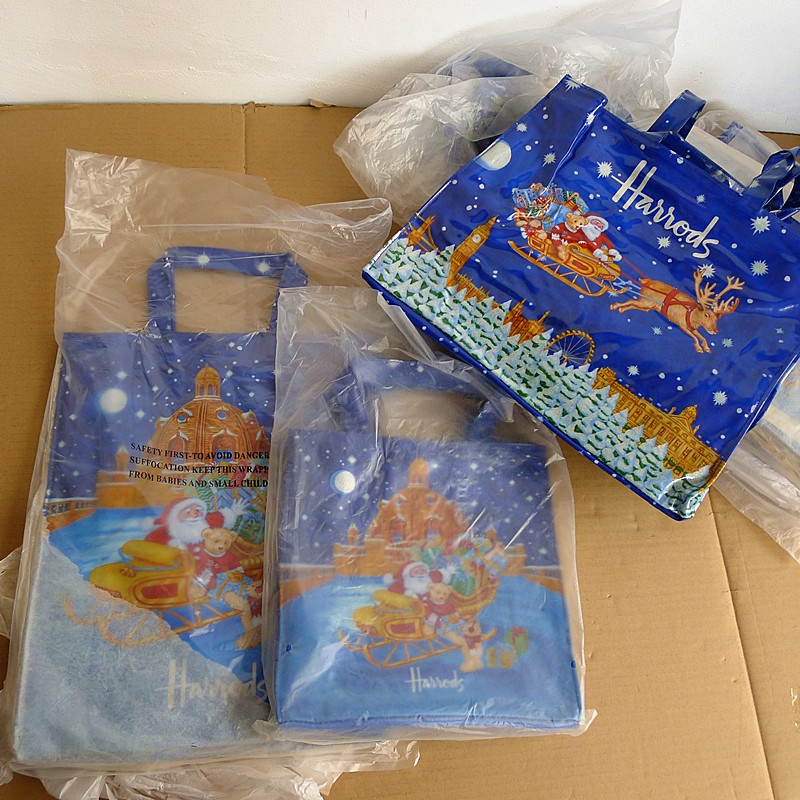 กระเป๋า Harrod ลายคริสมาส สีน้ำเงิน ทรงสี่เหลี่ยม