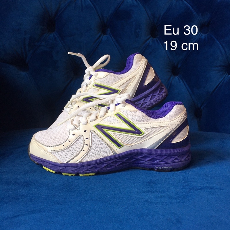 รองเท้าผ้าใบเด็กมือสอง New Balance