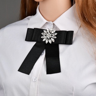 พร้อมส่ง🎀เข็มกลัดโบว์ติดคอเสื้อประดับคริสตัล งานสวยมาก เกาหลีสุดดดด