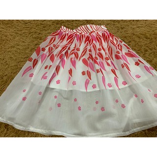 🔥🔥White&amp;red Skirt ฟรุ้งฟริ้งทรง Volume เอวสมอคกระโปรงผ้าชีฟองสวยความยาวคลุมเข่า ลายดอกน่ารักมาก ..