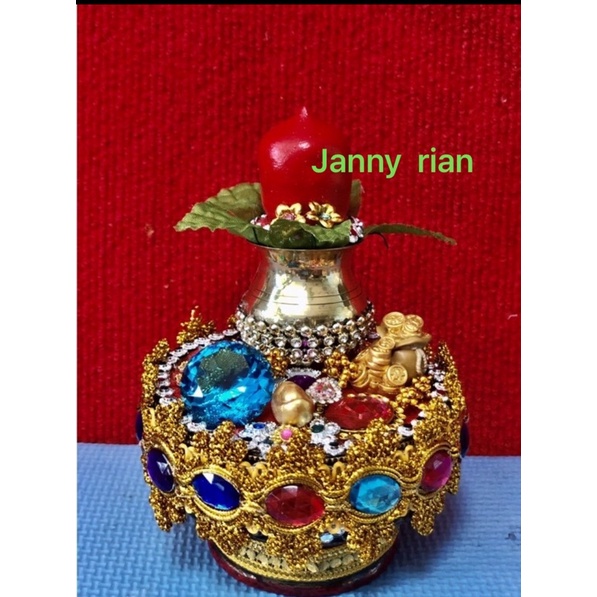นวราตรีหม้อกลัดทองเหลืองพร้อมสมบัติถวายองค์เทพ
