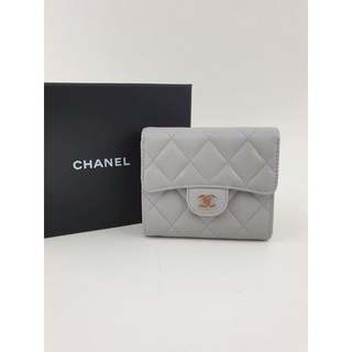 🦋สินค้าพร้อมส่ง🦋  New🍥Chanel trifold compact holo31  สวย หรู ดูแพงง❤️❤️