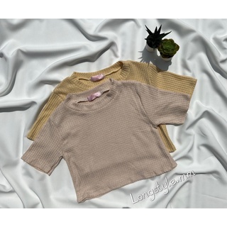 เสื้อครอปคอกลมผ้ารังผึ้ง 🍯 ใส่สบาย น่ารัก // สิ้นค้าพร้อมส่งนะคะ