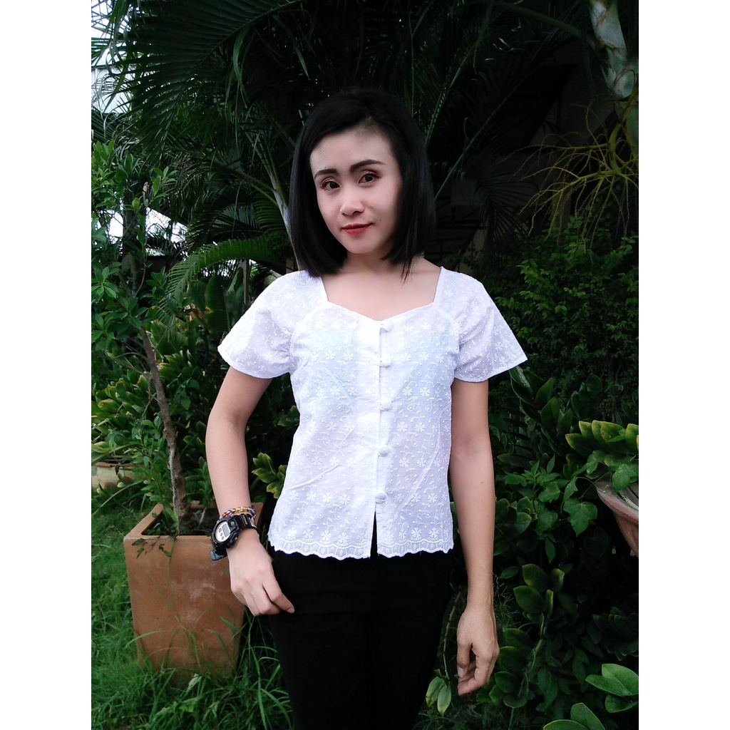 เสื้อลูกไม้ทรงครอปวินเทจ คอเหลี่ยม