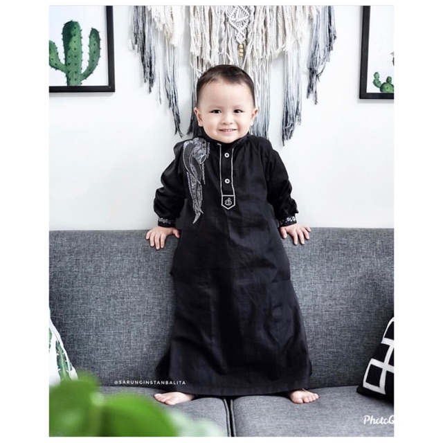 เสื้อคลุม Pakistani สําหรับเด็กสีดํา