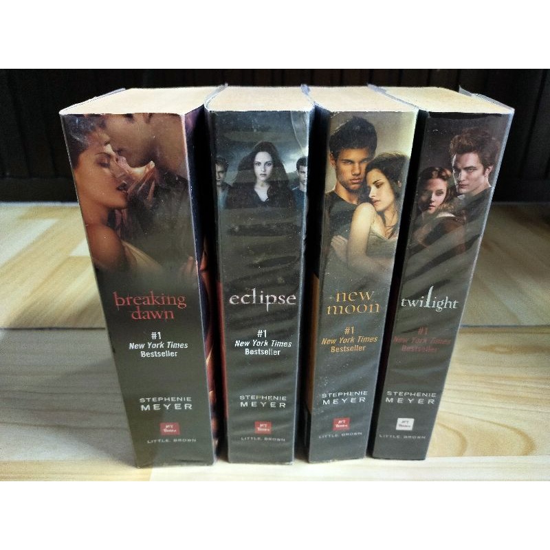 The Twilight Saga 4 books set.