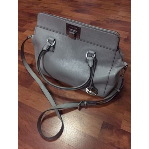 กระเป๋า mk มือ สองสภาพดี