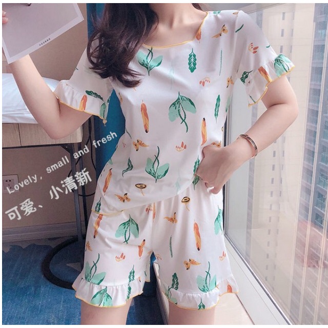 TG008A ชุดนอน เสื้อ+กางเกง ผ้ามันโพลี แขนขาระบาย ลายใบไม้ (M/L/XL)