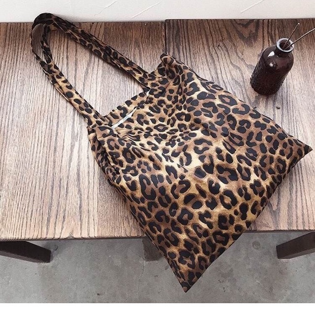 ✅พร้อมส่ง leopard tote bag (แบบสายปกติ)