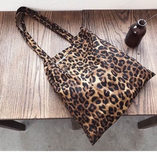 ✅พร้อมส่ง leopard tote bag (แบบสายปกติ)