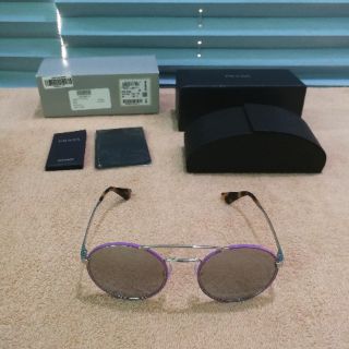 Prada แว่นกันแดด รุ่น PR5188