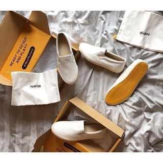 Mustard sneaker - รองเท้าผ้าใบ รุ่น SLIP ON