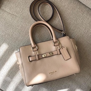 Coach mini  blake  สีครีม