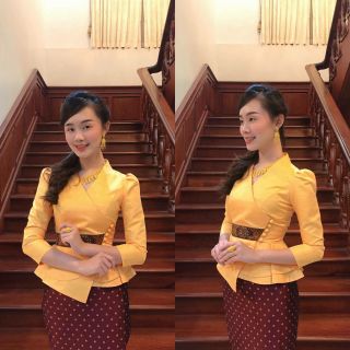เสื้อไหมลาว รุ่นคอป้ายลายปักกระดุมโค้ง