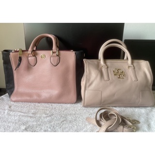 กระเป๋าสะพายไหล่ ถือ Tory Burch สีชมพูอ่อน สีชมพูดำ สินค้าแบรนด์เนมแท้มือสอง สภาพดีพร้อมใช้งาน