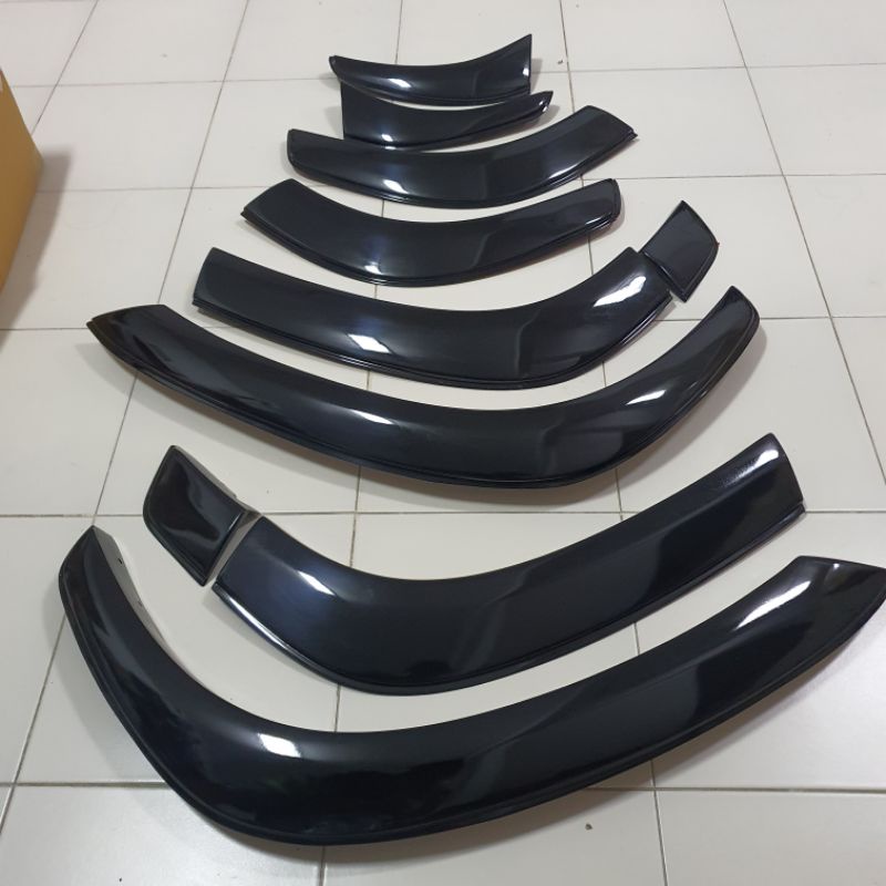 คิ้วล้อ mitsubishi pajero sport ขนาด 3 นิ้วแบบเรียบ สีดำเงา ใส่ปี 2016-2018
