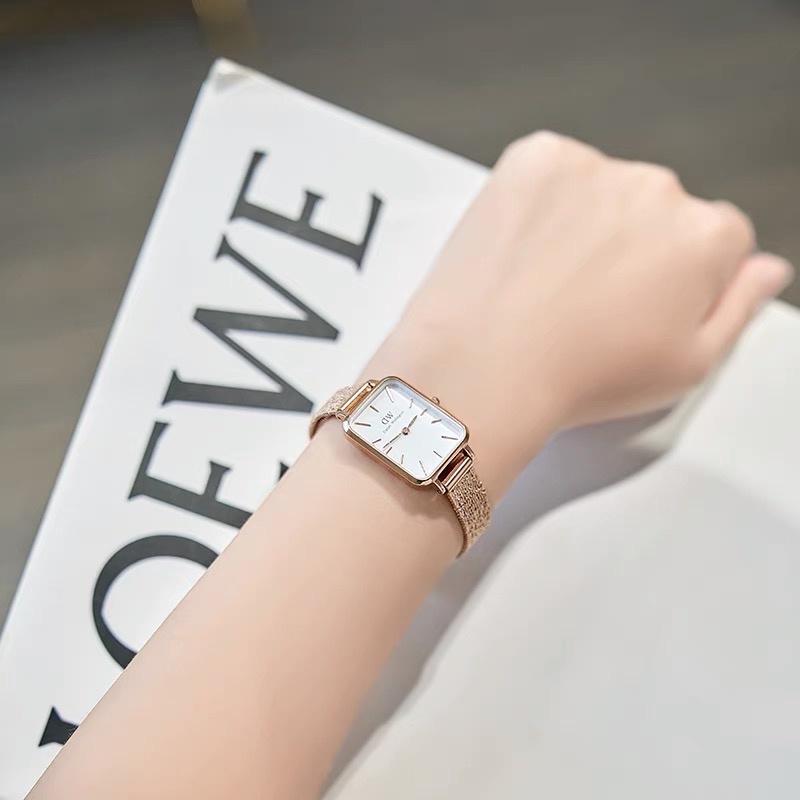 DW- Quadro ขนาด 20x26mm / 29x36.5mm นาฬิกาข้อมือชาย-หญิง สไตส์หรูหรา