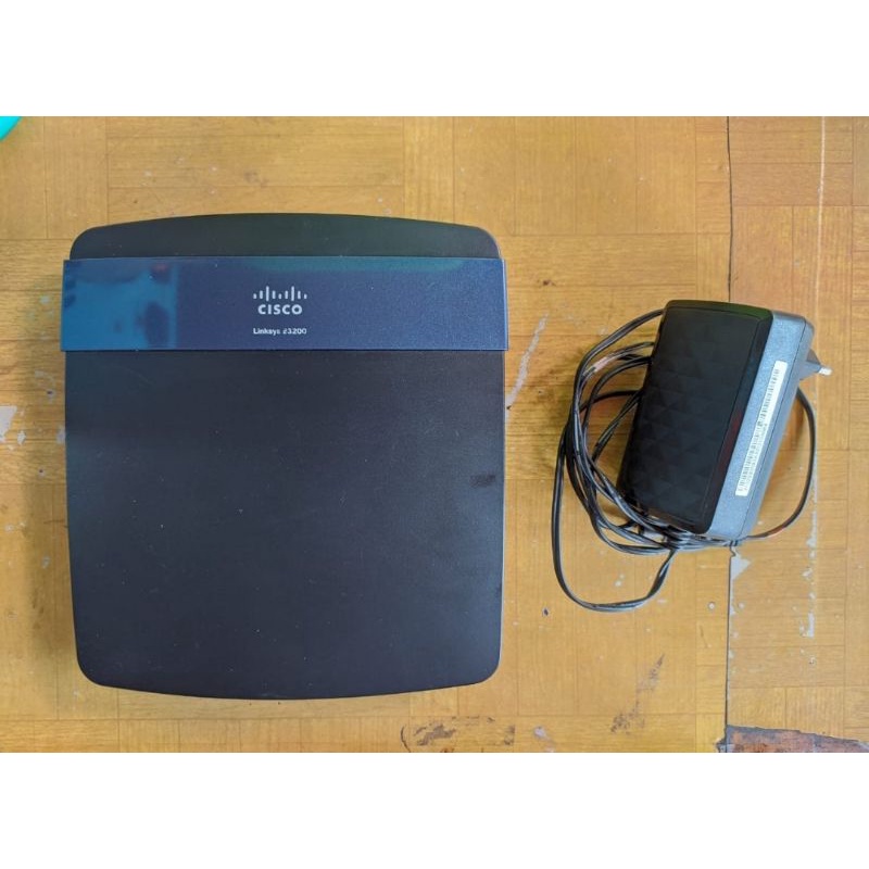 Linksys E3200 เราเตอร์ดูอัลแบนด์ N กิกะบิต สีดำ