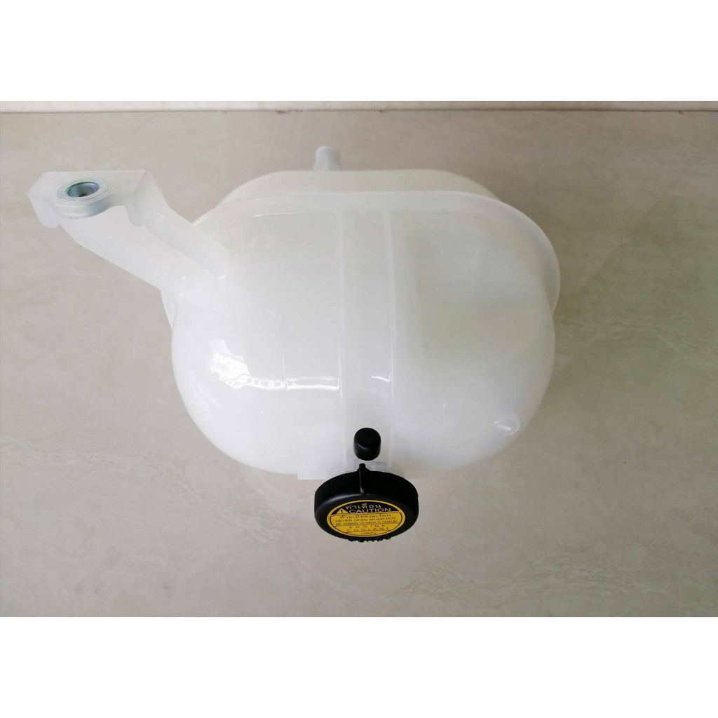 กระป๋องพักน้ำ TOYOTA COMMUTER,KDH22 ไต้หวัน ราคาลูกละ 750บาท