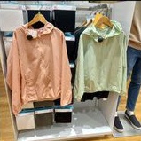 Uniqlo เสื้อแจ็กเก็ตร่มชูชีพ ของแท้ ป้องกันรังสียูวี กันน้ํา