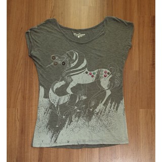 เสื้อ ผ้ายืด สีเทา คอปาด ลายพิมพ์รูปม้า_อก 34-36 เอว 32 สะโพก 34 ยาว 25 นิ้ว