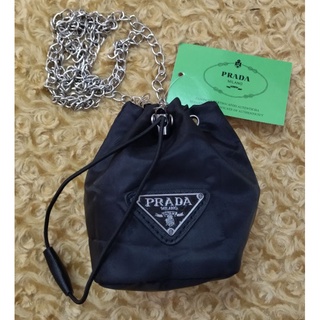 กระเป๋าสะพาย PRADA ใบจิ๋ว งานน่ารักขนาด5*6 ของใหม่ แถมจัดส่งฟรีค่ะ