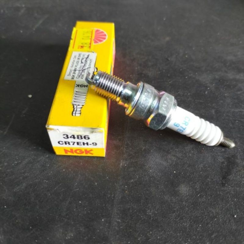 หัวเทียน NGK Honda click CR7EH-9