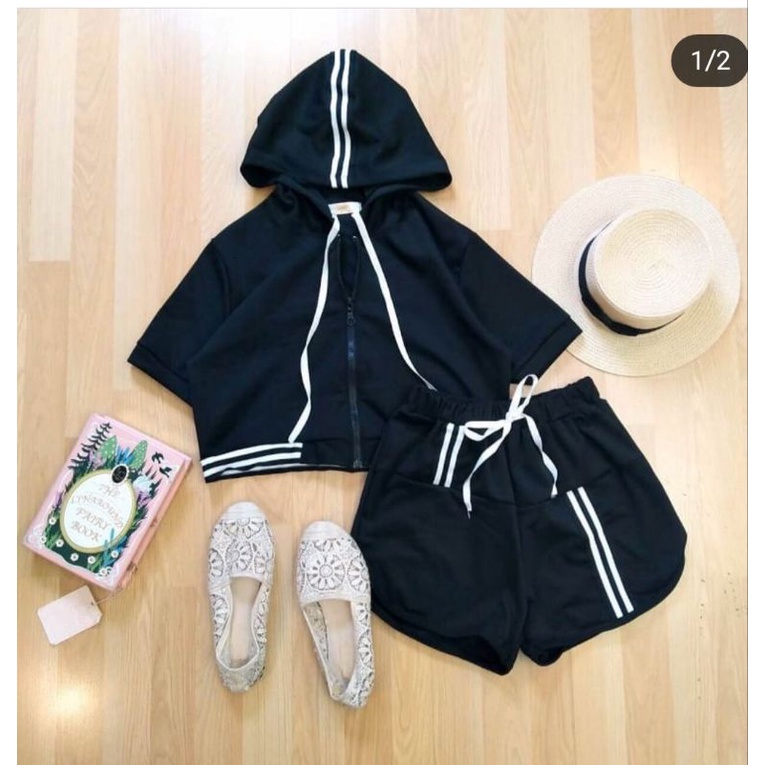 ชุดเซท ผู้หญิง เสื้อมีฮู้ด+กางเกง ลายขาวดำ ส่งต่อ