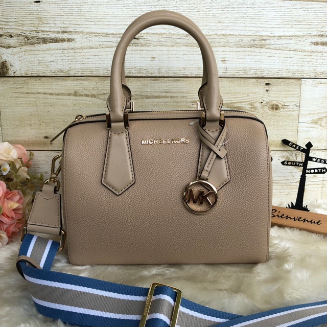 (ผ่อน0%) กระเป๋า หนังแท้ สีเบจ Michael Kors  Casual Style 2WAY Plain Leather Handbags 35T9GYEU1L หมอน 9 นิ้ว