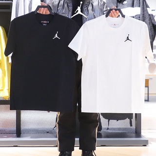 Nike ของแท้ 100% JORDAN เสื้อยืดแขนสั้น ผ้าฝ้าย ทรงหลวม ปักลาย AJ สไตล์มินิมอล สําหรับผู้ชาย ผู้หญิง DC7486