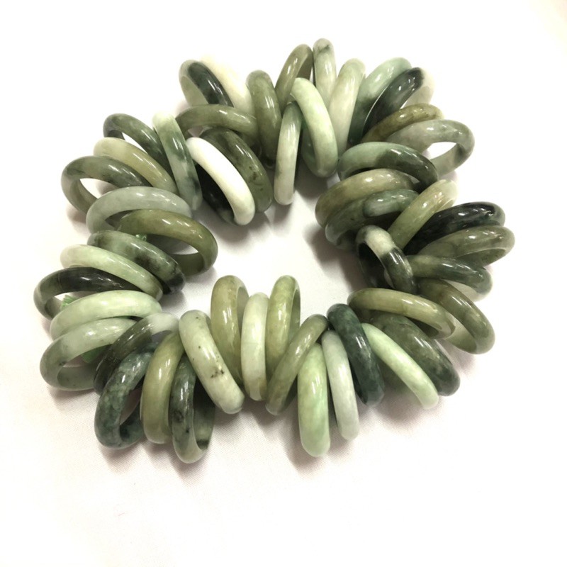 แหวนหยก หยกแท้ ่jade ring คละสีไซส์ เนื้อหยกแข็ง ราคาส่ง