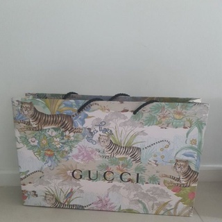 ถุงกระดาษ Gucci ใหม่