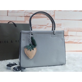 กระเป๋า Charles &amp; keith