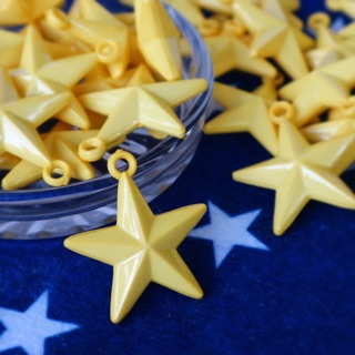 จี้ดาว⭐️ ขนาด 3 cm. (4ชิ้น 20 บาท)