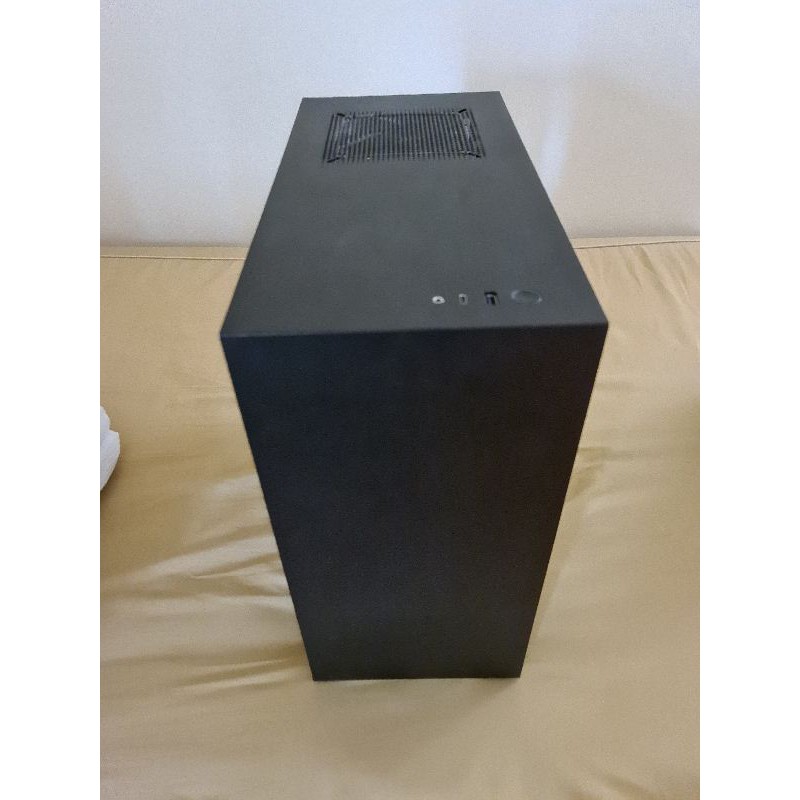 NZXT H510 Black/Red.