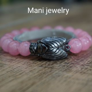 Mani jewelry 
พญาแมลงภู่คำหลวง  พร้อมกำไลหินหินโรสควอส 10 mm. ขนาดข้อมือ 14-20ซม.(แจ้งขนาดข้อมือทาง chat)