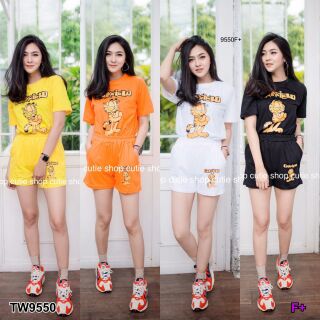 Set 2 ชิ้น เสื้อคอกลมแขนสั้น มาพร้อมกางเกงขาสั้น