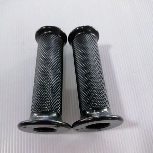 ปลอกมือเดิมลาย TZR ใส่กับรถ YAMAHA ทุกรุ่น (คู่ละ) แต่ไส้เร่งใช้ได้เฉพาะ TZR, VRR