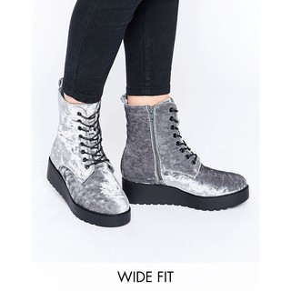 นำเข้า UK New Look Wide Fit Lace Up Velvet Biker Boots ไซส์ UK4