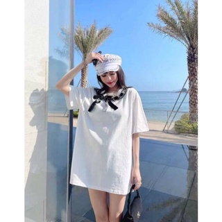 🇹🇭พร้อมส่ง เสื้อยืดชาแนลแต่งริบบิ้นและโลหะสร้อยรอบคอเสื้อ ผ้ายืดนุ่มเนื้อดี สีขาว