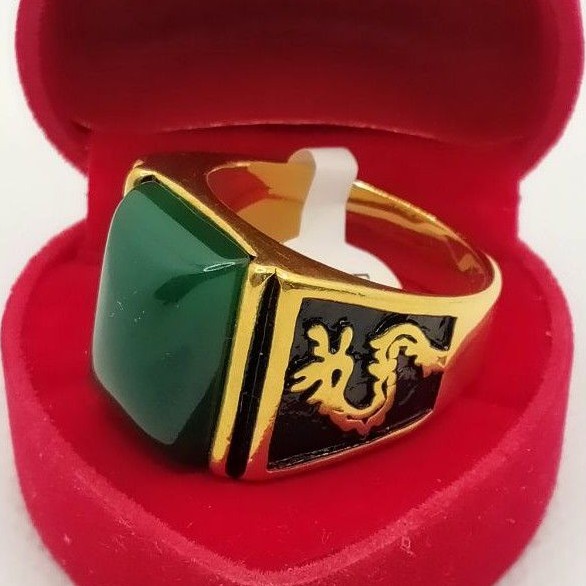 แหวนสแตนเลสแท้100% ประดับด้วยหยกพม่า ถ้าดำรับคืนทุกกรณีครับ  งานทนมากครับ