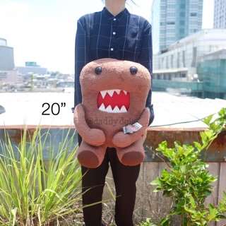 ตุ๊กตา Domo โดโมะ ท่านั่ง