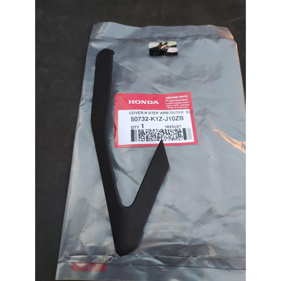 2m ฝาครอบ R Step Arm ด้านนอก PCX 160 สีดํา AHM 50732-K1Z-J10ZB