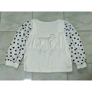 เสื้ออกรูด แขนลายหัวใจ