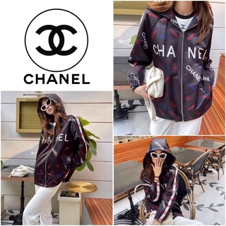 เสื้อแจ็คเก็ตแขนยาว CHANEL CC LOGO PRINT NYLON HOODED JACKET