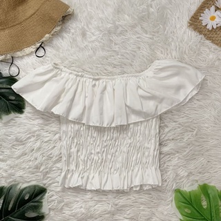 👚 **มือสอง** เสื้อครอปเปิดไหล่ สีขาว  สม็อคหน้าหลัง เสื้อไปทะเล