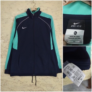 เสื้อกันหนาวแบรนด์แท้ Nike มือ 2 สภาพดี