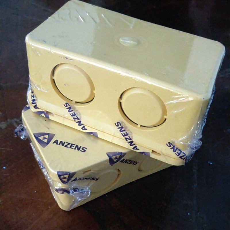 กล่องพักสายเหลือง 4x2