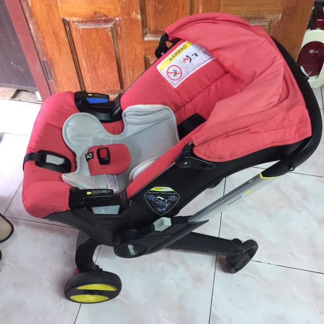 คาร์ซีสรถเข็น Doona มือสอง